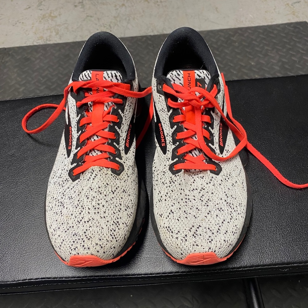 Barely worn Brooks launch 7 size 11